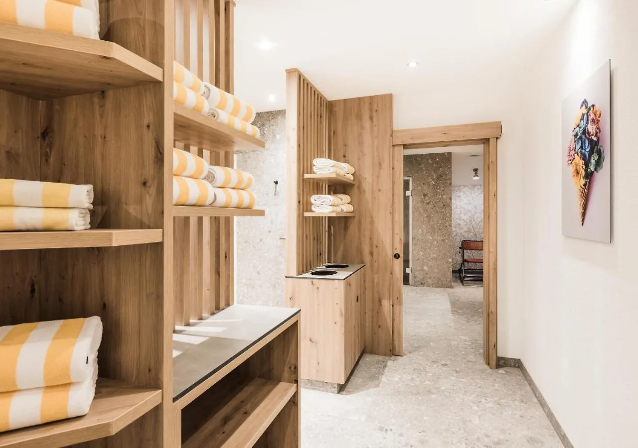 *** Konukevi Andre Arnold - Boutique Pension Sölden Avusturya